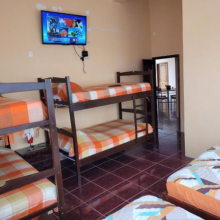 Hostal Haziel Salinas  Luaran gambar