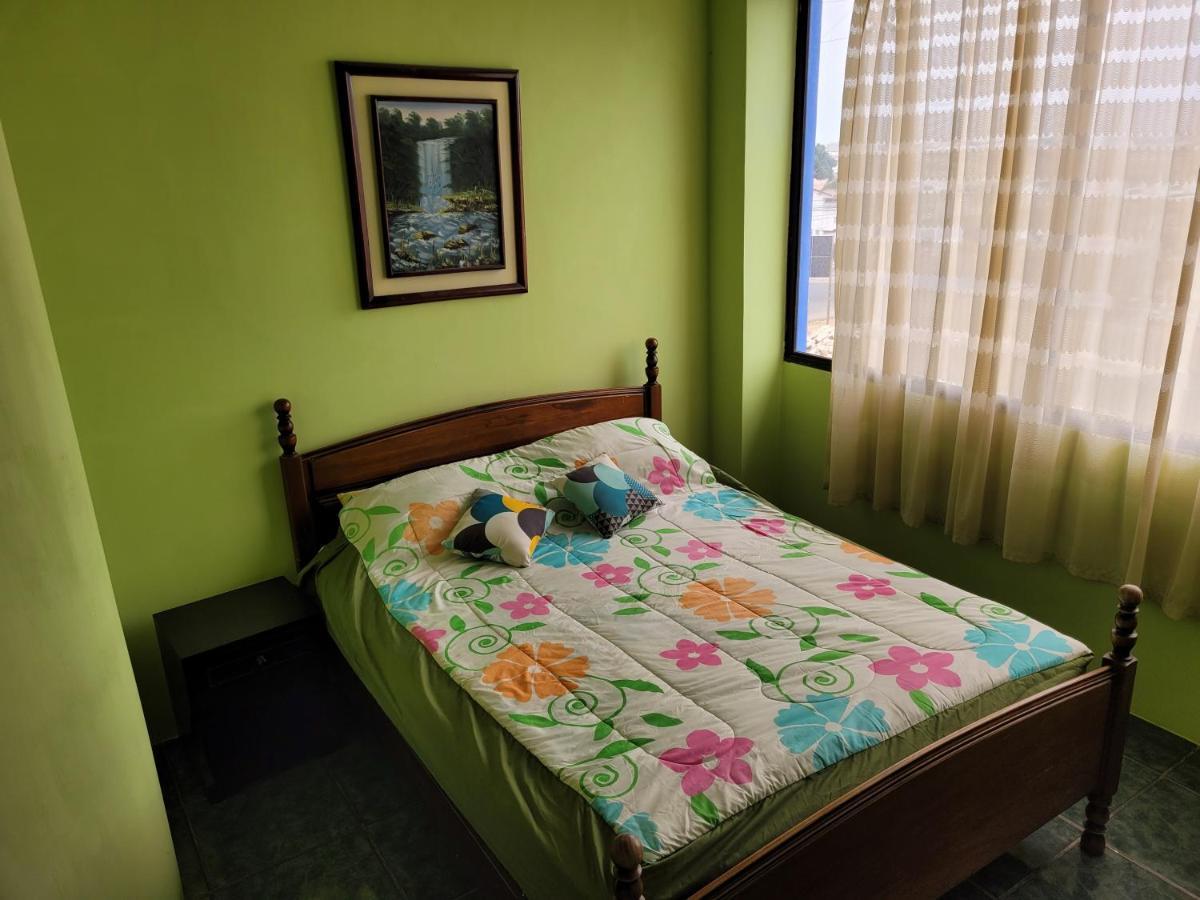 Hostal Haziel Salinas  Luaran gambar