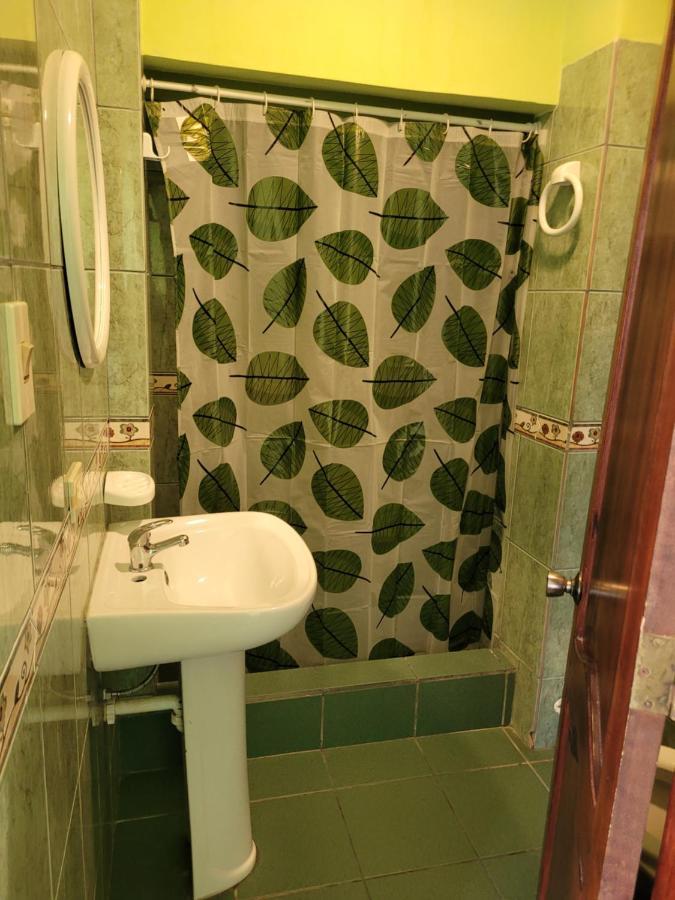 Hostal Haziel Salinas  Luaran gambar