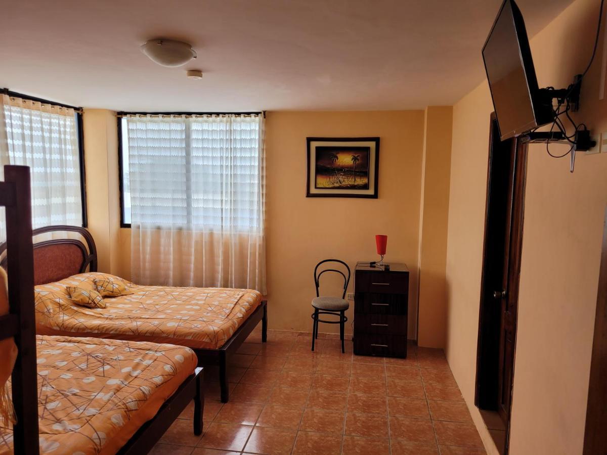 Hostal Haziel Salinas  Luaran gambar