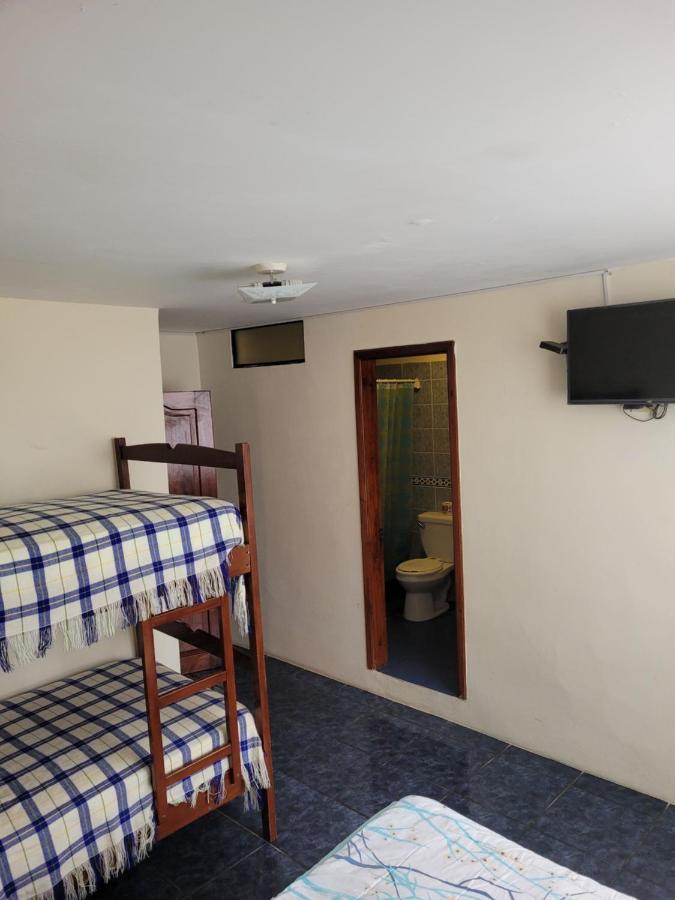 Hostal Haziel Salinas  Luaran gambar
