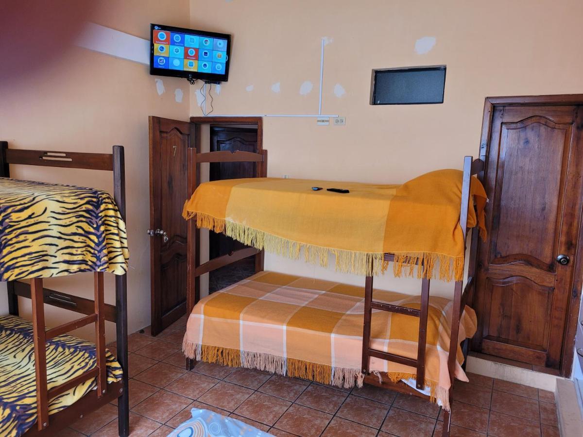 Hostal Haziel Salinas  Luaran gambar