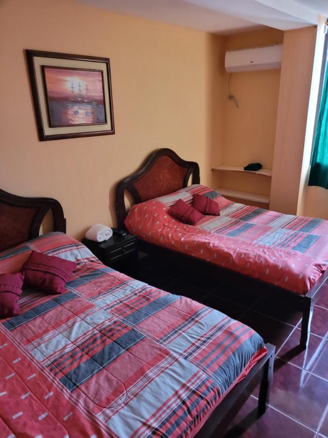 Hostal Haziel Salinas  Luaran gambar