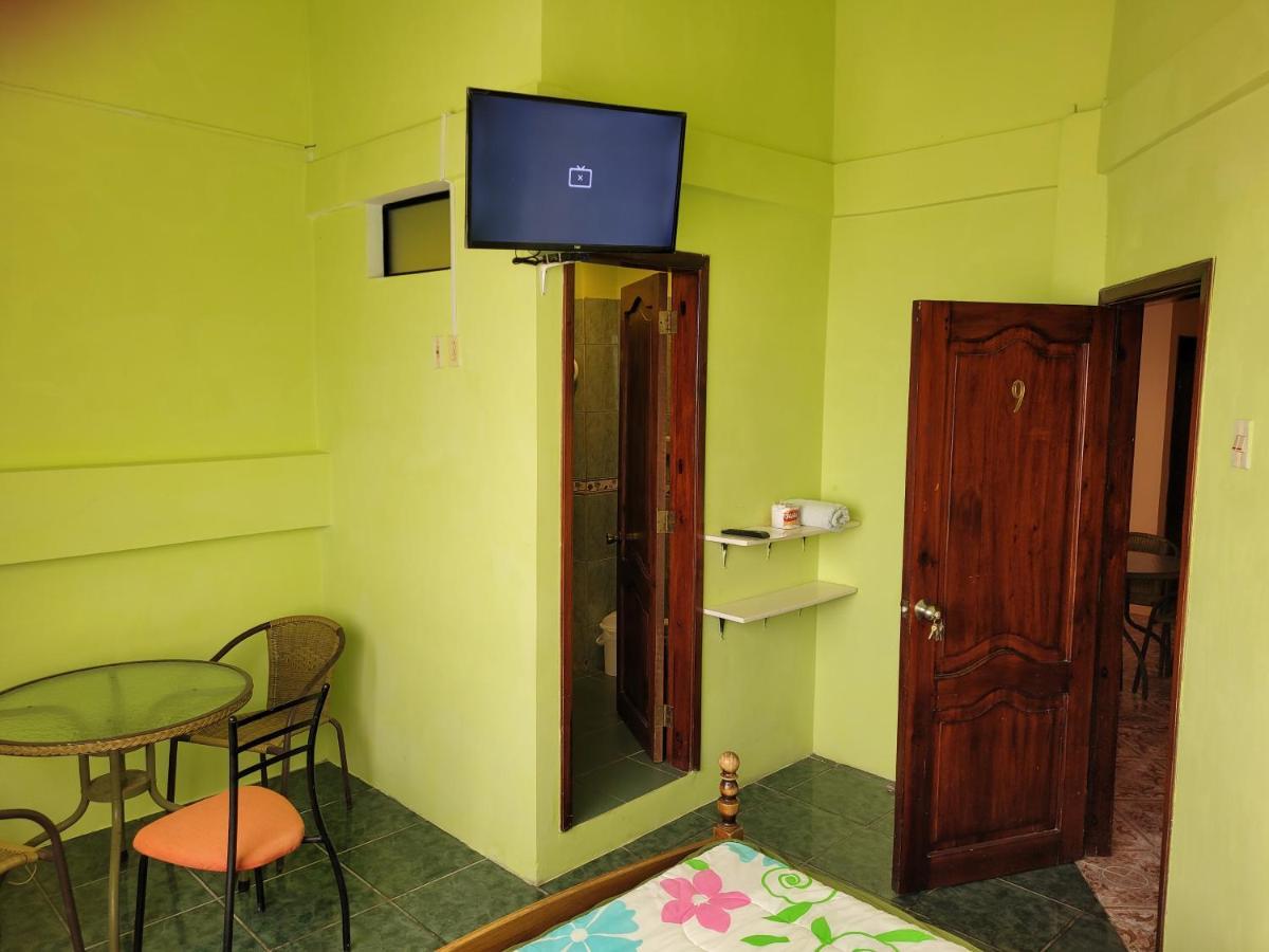 Hostal Haziel Salinas  Luaran gambar