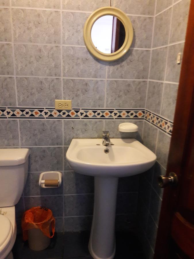 Hostal Haziel Salinas  Luaran gambar